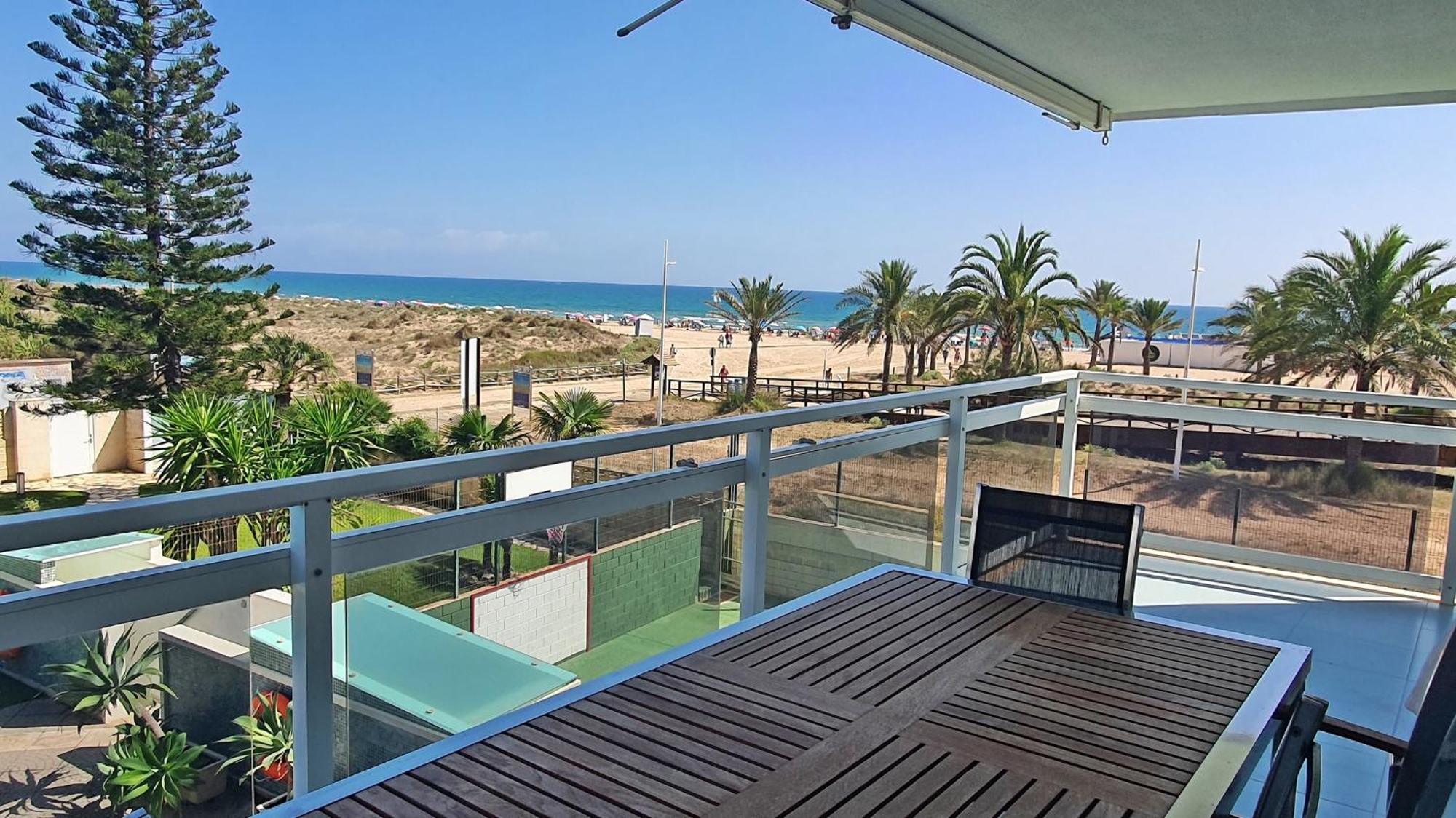 Apartamento AIGUA BLAVA Primera línea - Alquiler solo familias Playa de Gandía Exterior foto